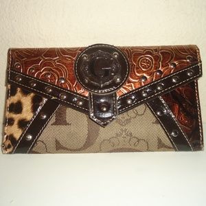 G Women's Tan Canvas Wallet Button Size--7.5x4 in